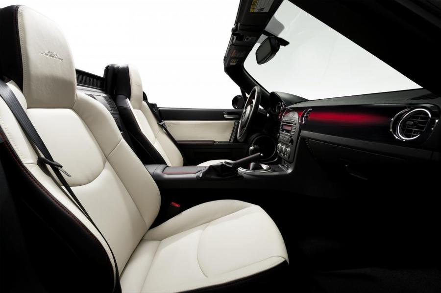  Mazda MX-5 Miata 25th Anniversary Edition 2014 года  (фото 34 из 35)